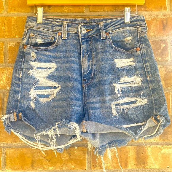 American Eagle Outfitters Pants - American Eagle Denim Mom Short Distressed Jean Shorts ~ Size 4